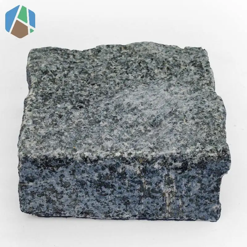 Đá Cubic Đen Chẻ Tay Phú Yên