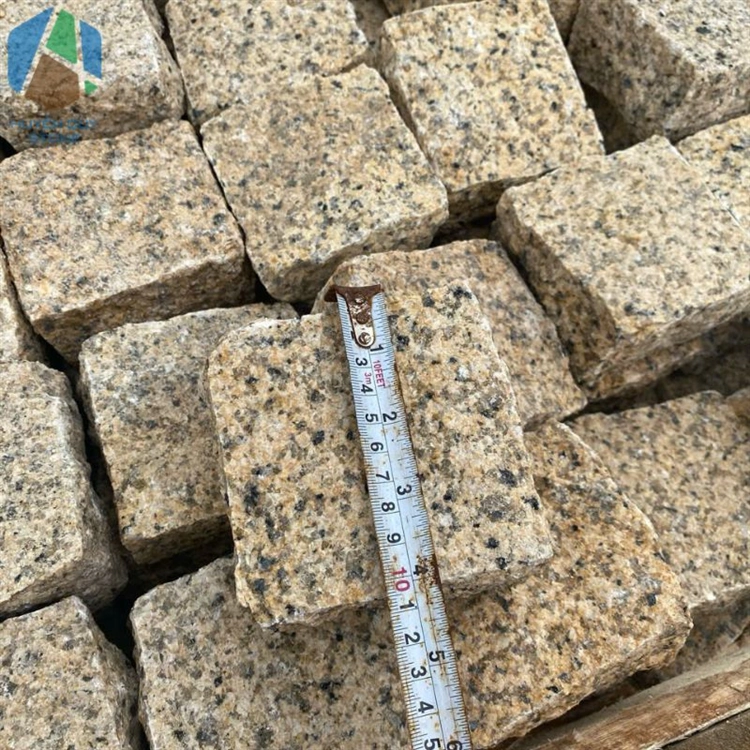 Đá Cubic Vàng Bình Định Chẻ Tay - Ảnh 8