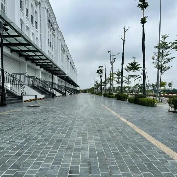 Đá xanh đen mài Thanh Hóa kích thước 15x15cm lát vỉa hè khu nhà biệt thự