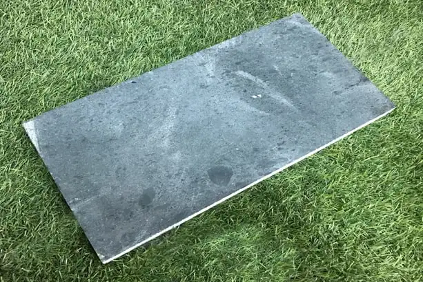 Mẫu đá xanh rêu Thanh Hóa mài mặt lát vỉa hè kích thước 30x60cm