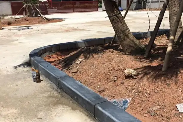 Một góc rộng khác của đá bó vỉa xanh đen Thanh Hóa bó bồn cây