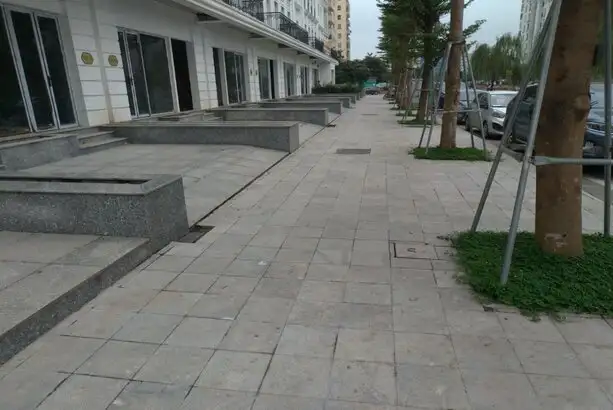 Đá ghi sáng Thanh Hóa băm mặt toàn phần kích thước 30x30x3cm lát vỉa hè