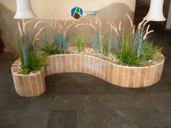 Công trình đá lát quán cà phê Katinat - Huyền Quý Stone cung cấp vật tư đá
