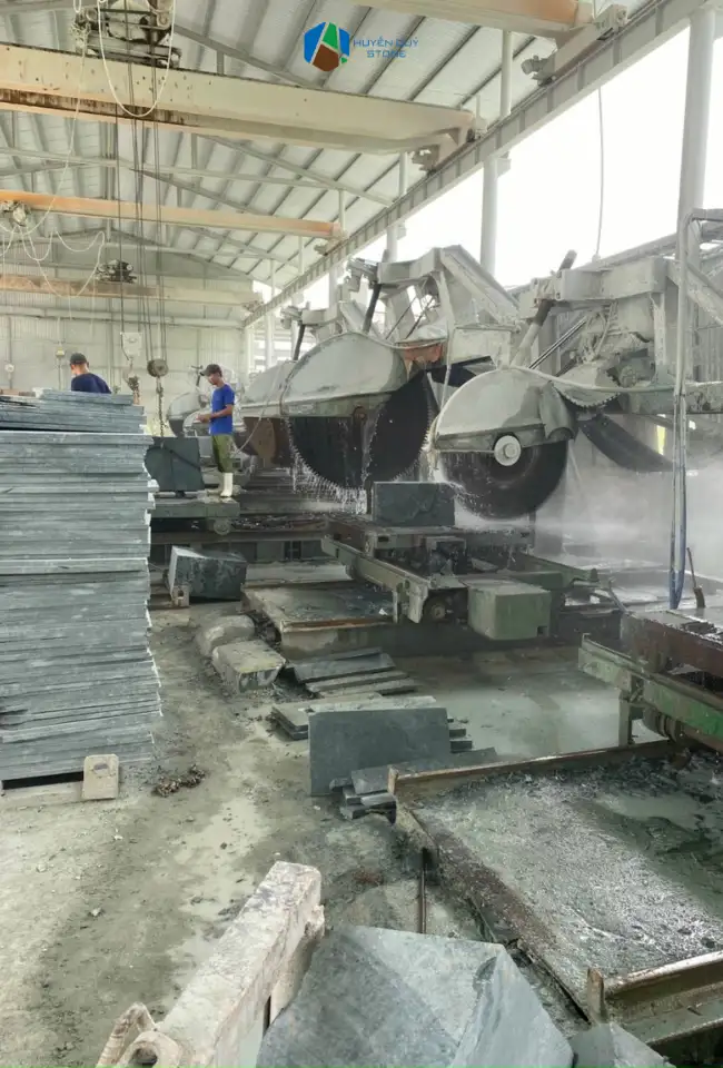 Xưởng chế tác, gia công đá tự nhiên tại Huyền Quý Stone