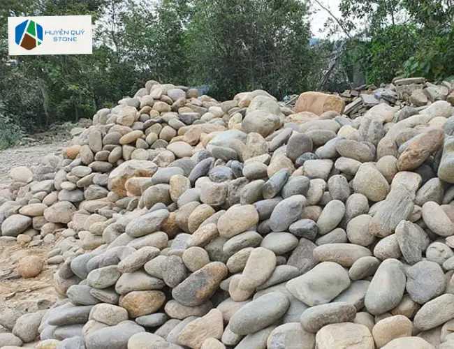 Đá cuội suối lát sân vườn