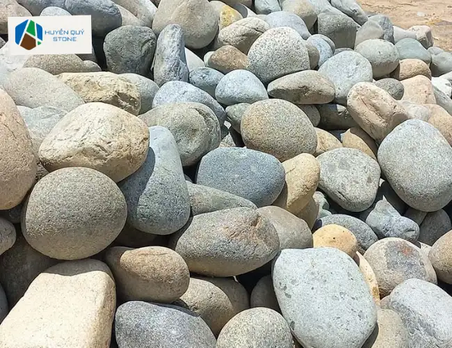 Đá cuội suối lát sân vườn