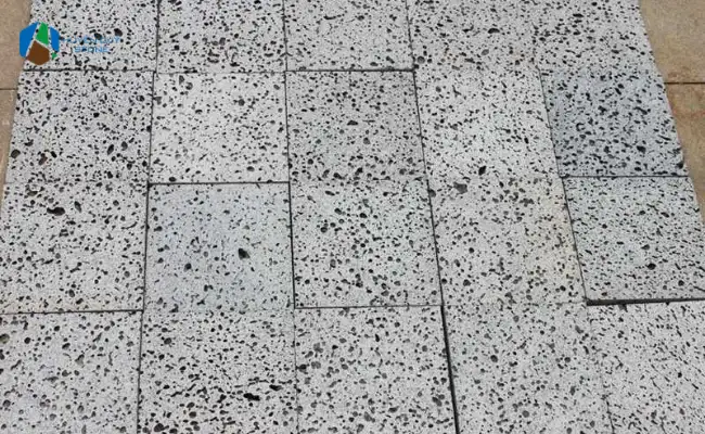 Mẫu đá tổ ong xám 30x30 lát sân vườn