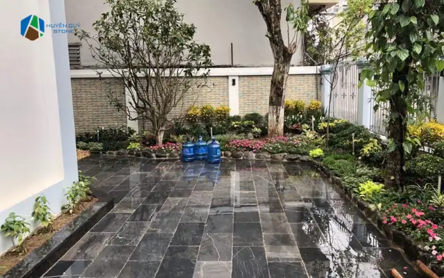 Chi phí thi công lát sân vườn tùy thuộc vào mức độ phức tạp của công trình