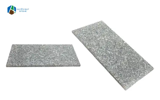 Mẫu đá Granite trắng Suối Lau lát sân vườn 30x60