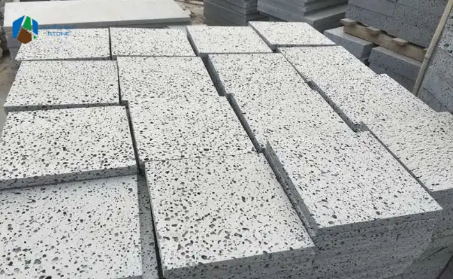 Đá tổ ong xám lát sân vườn 30x30