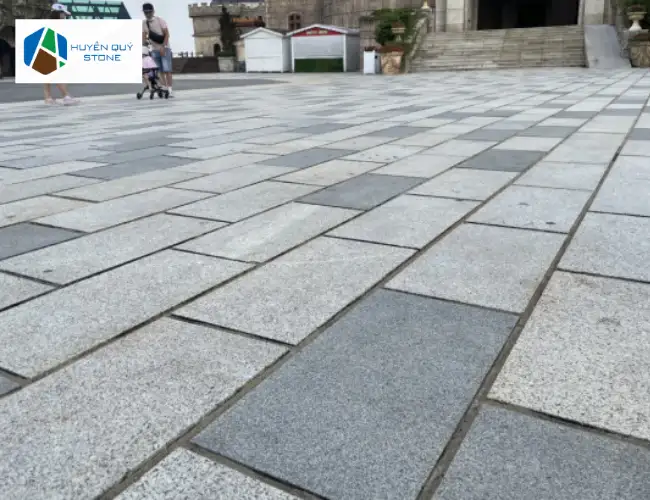 Đá Granite được xử lý bề mặt theo nhiều kiểu khác nhau