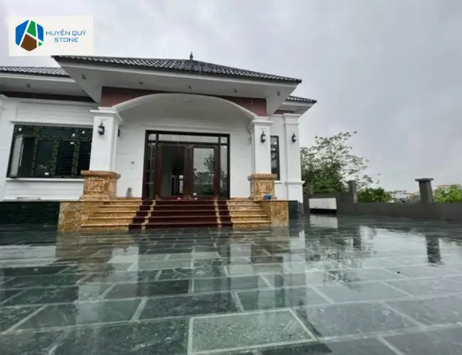 Đá xanh Thanh Hóa lát sân biệt thự