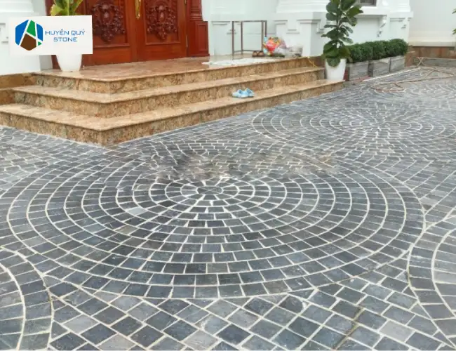 Đá Bazan lát sân vườn