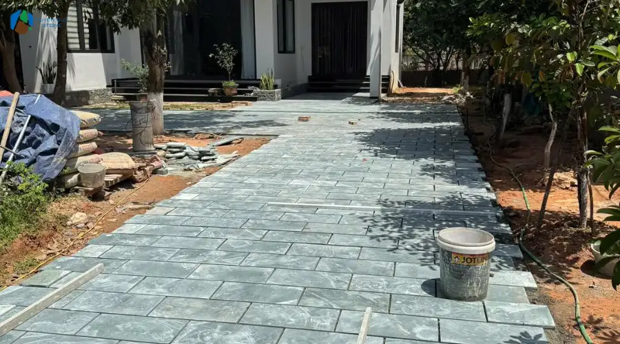 Tập trung vào kỹ thuật ốp lát, căng dây, căn chỉnh đá