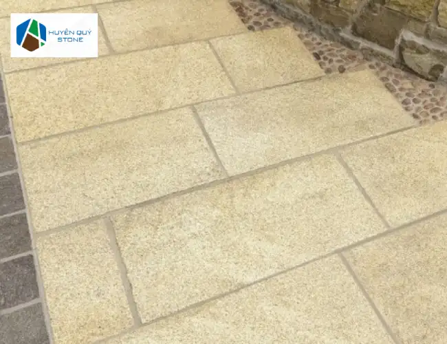 Thi công đá Granite trắng suối lau cho sân nhà