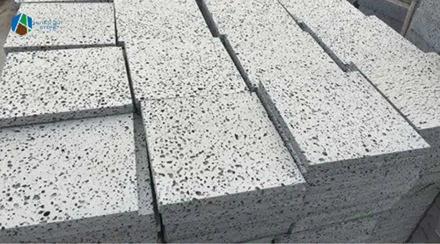 Đá ong xám lát sân kích thước 30x30 dày 2cm