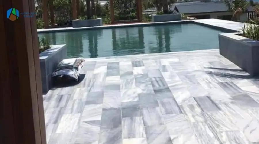 Đá sọc dưa lát sân vườn không gian hồ bơi
