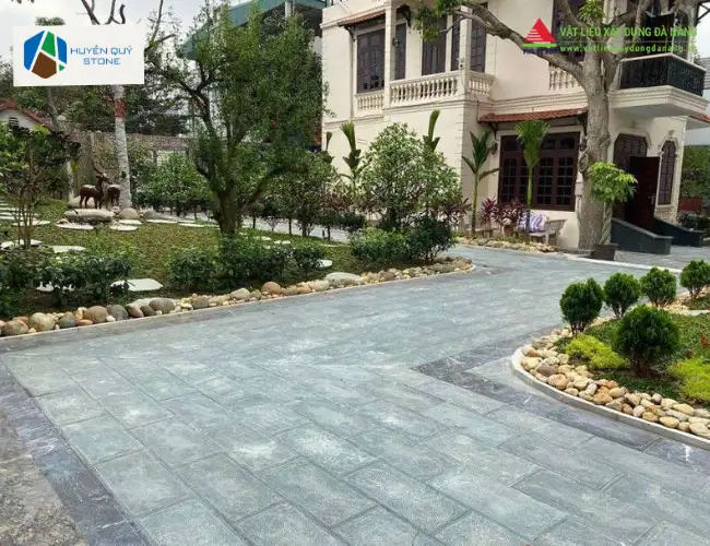 Phối đá tự nhiên lát không gian sân vườn